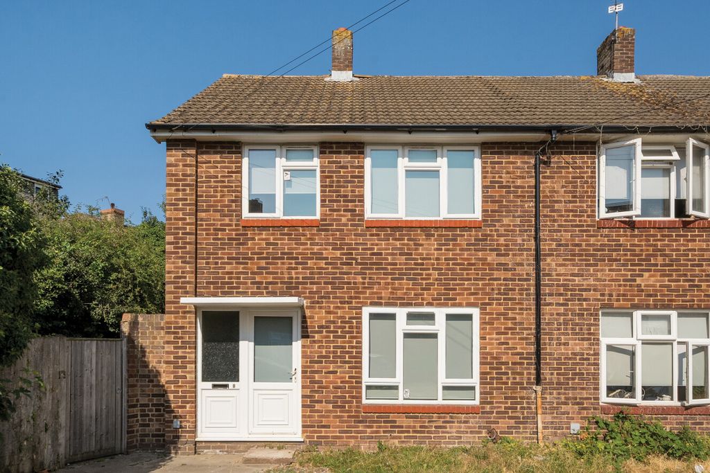 Property photo 2 of 11 1493239-8-6A59002...