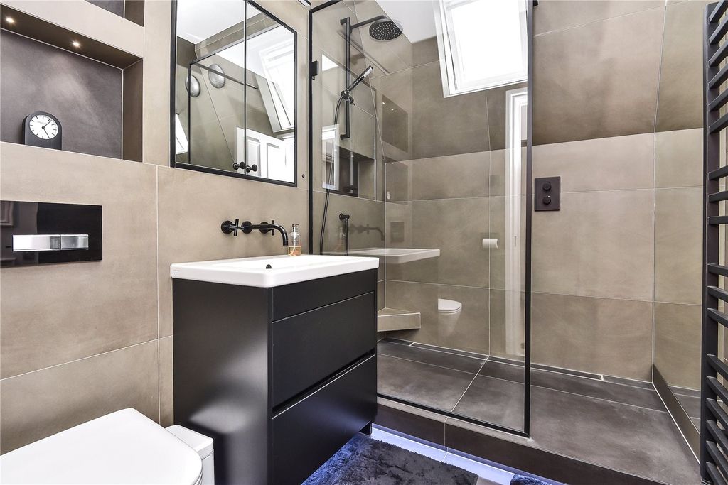 Property photo 2 of 14 Picture No. 12