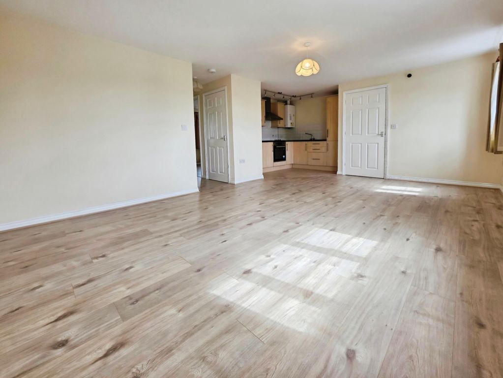 Property photo 3 of 9 Living/Dining Room