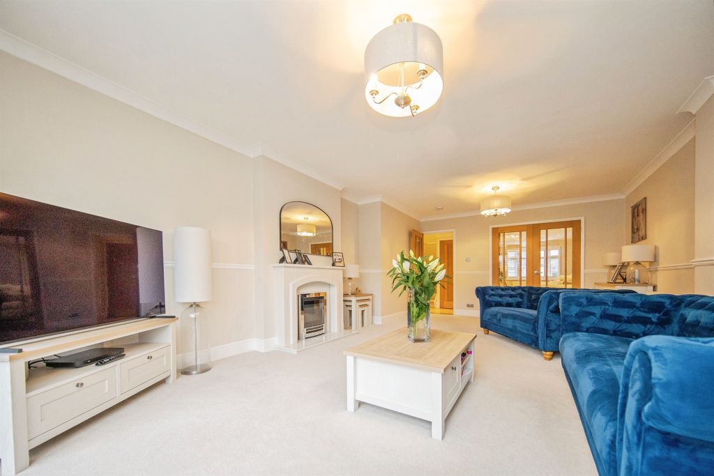 Property photo 2 of 27