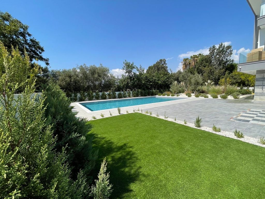 Property photo 2 of 29