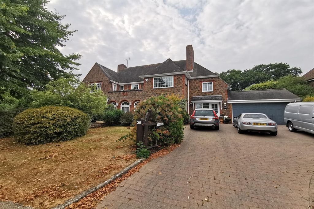 Property photo 1 of 8 (Main)
