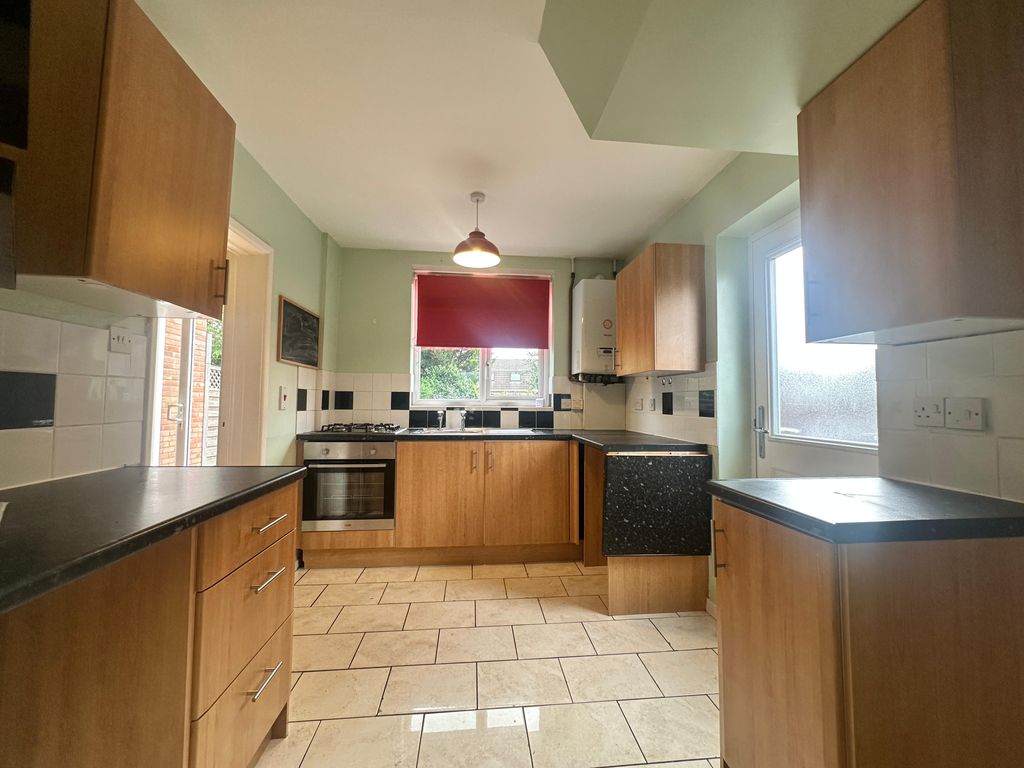 Property photo 2 of 16 Kitchen