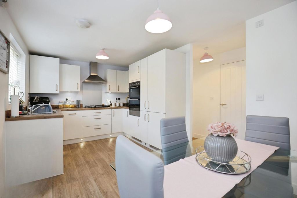 Property photo 2 of 12 Pbox-Img.Jpg