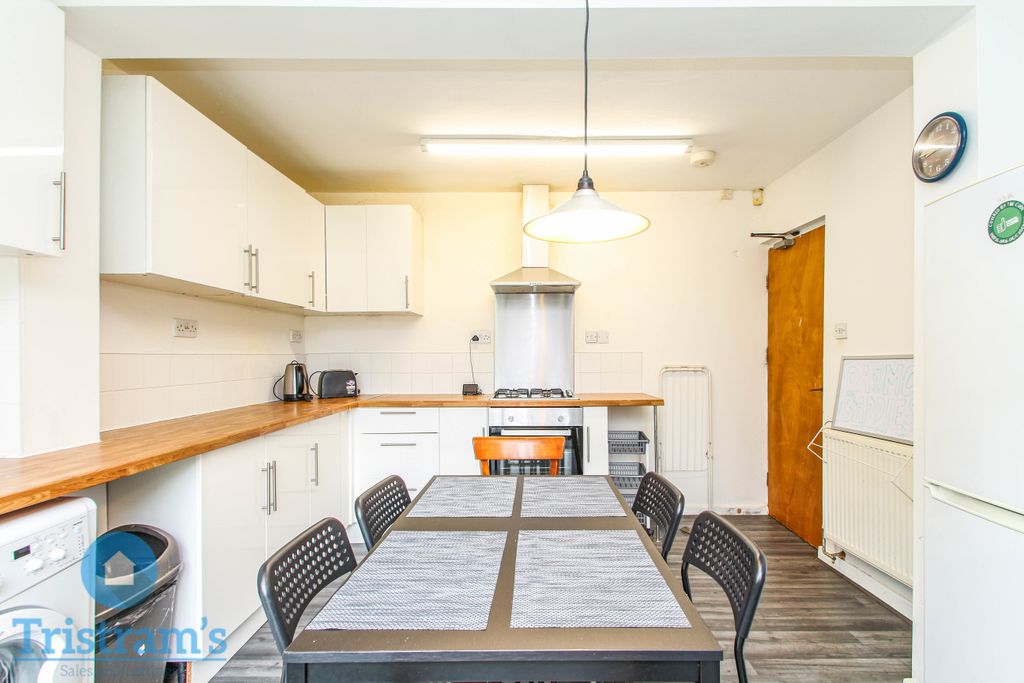 Property photo 3 of 16 Img_4408