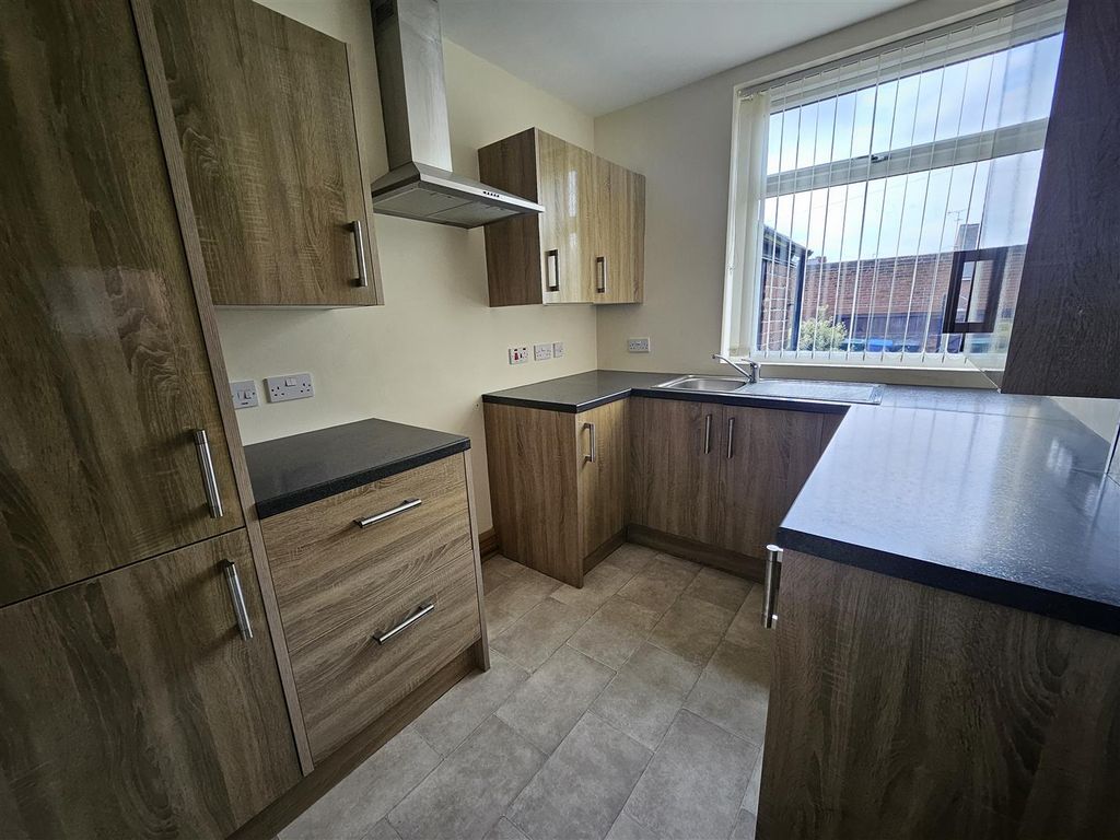 Property photo 1 of 9 Kitchen