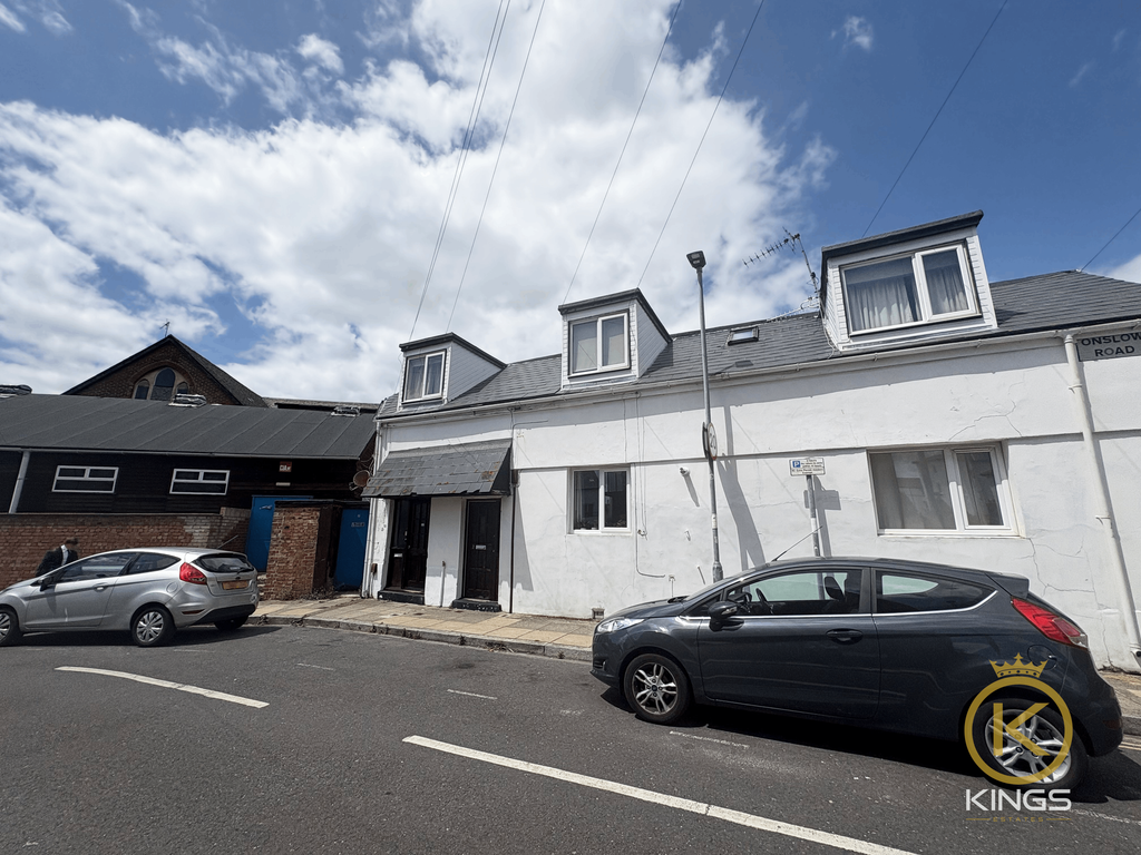 Property photo 1 of 5 F4 70-72 Clarendon Road (2)