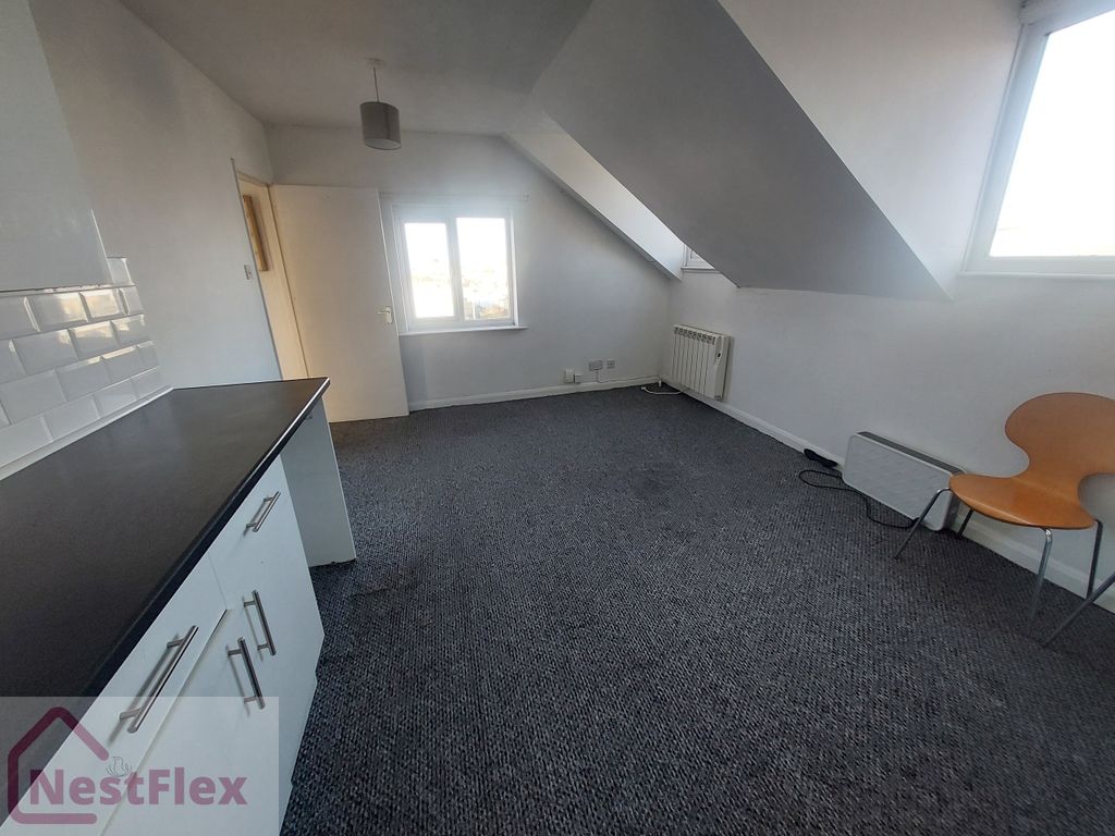 Property photo 2 of 8 20251128_133541