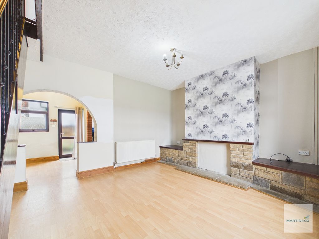 Property photo 3 of 13 Cam03394G0-Pr0445-Still003