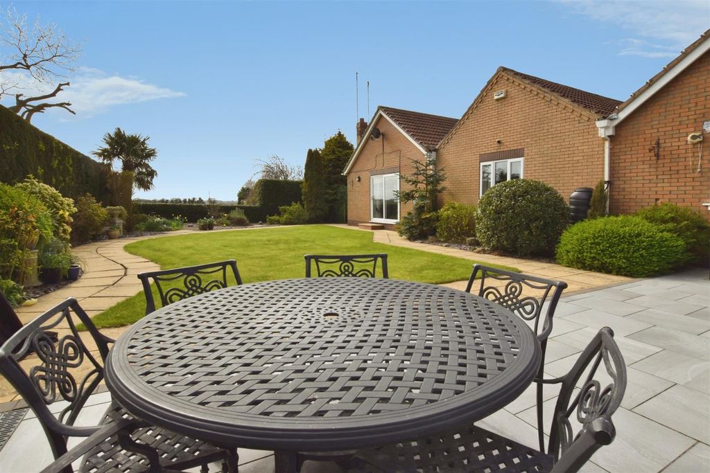 Property photo 3 of 36