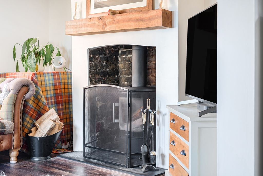 Property photo 3 of 35 Lounge Log Burner