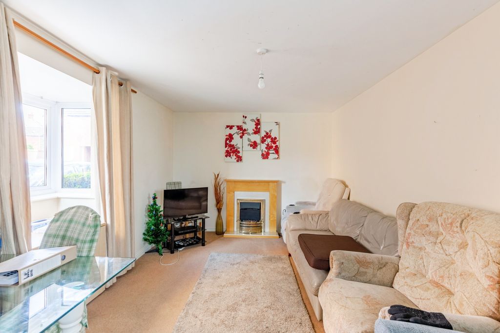 Property photo 2 of 14