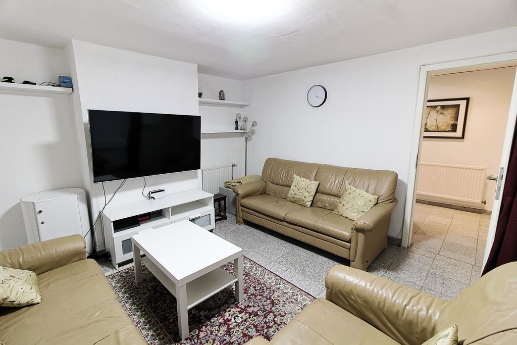 Property photo 3 of 21 Img_4432_Dxo