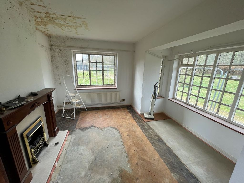 Property photo 3 of 25