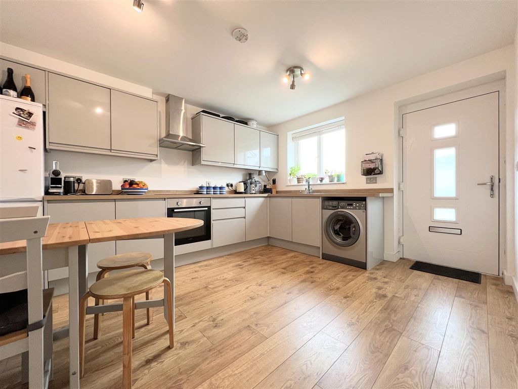 Property photo 3 of 21 Kitchen Diner