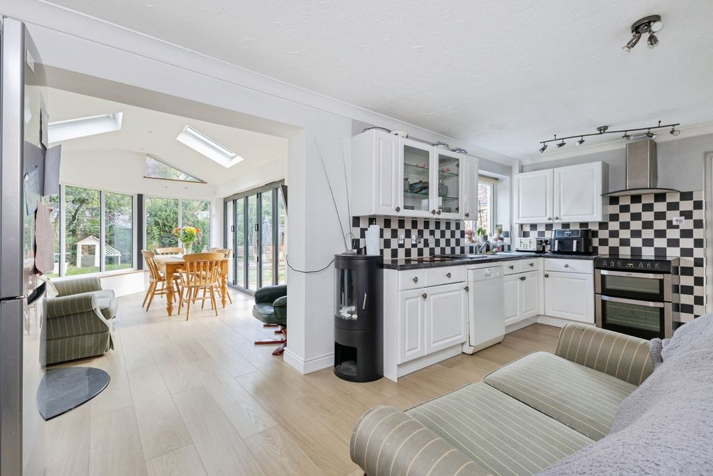 Property photo 2 of 23 Pbox-Img.Jpg