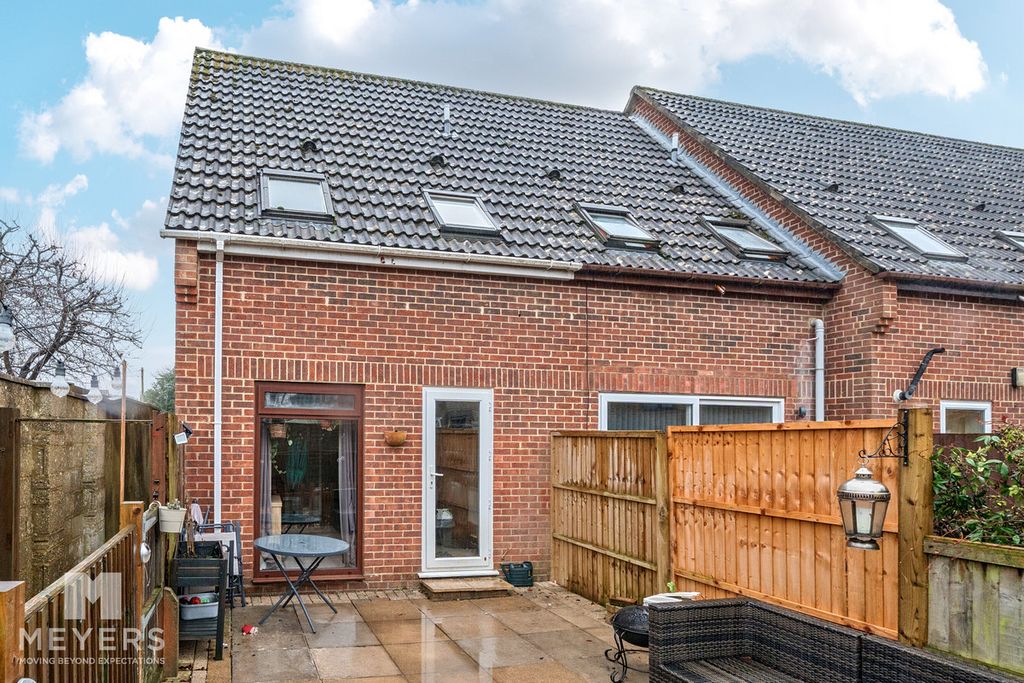 Property photo 2 of 14