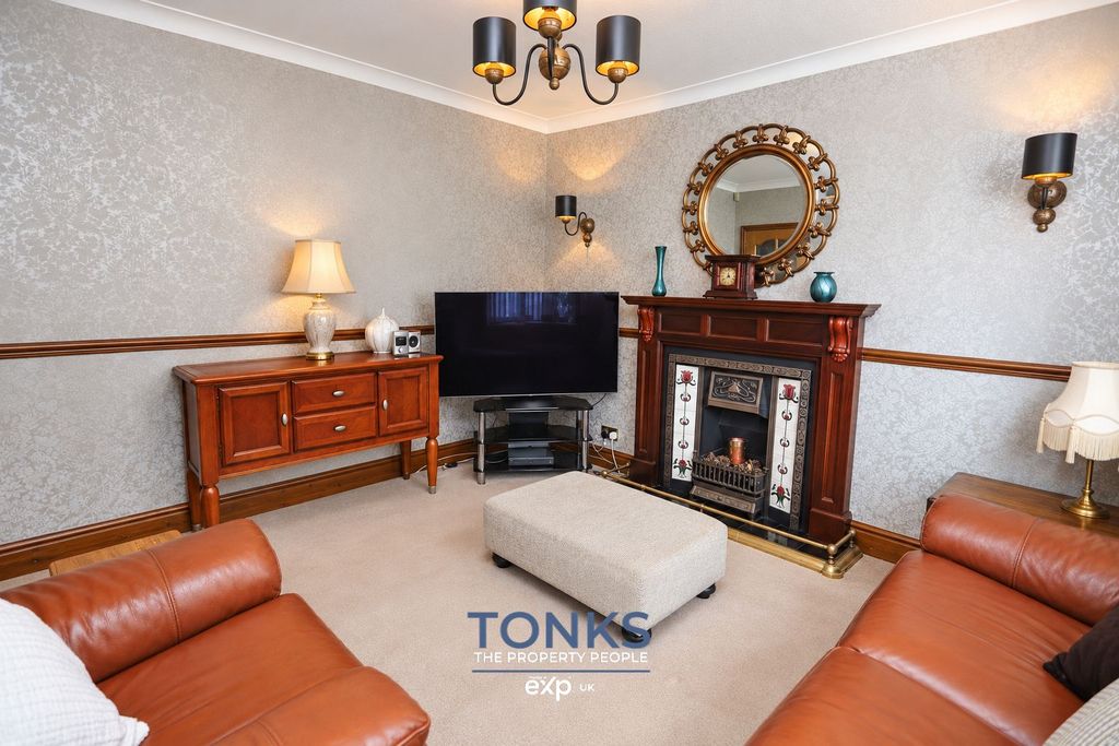 Property photo 2 of 35