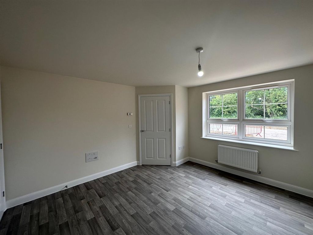 Property photo 3 of 23 Lounge