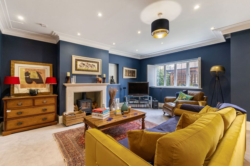 Property photo 3 of 15 Sitting Room