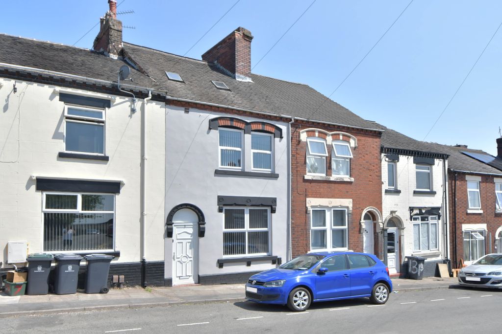 Property photo 2 of 9 Exterior