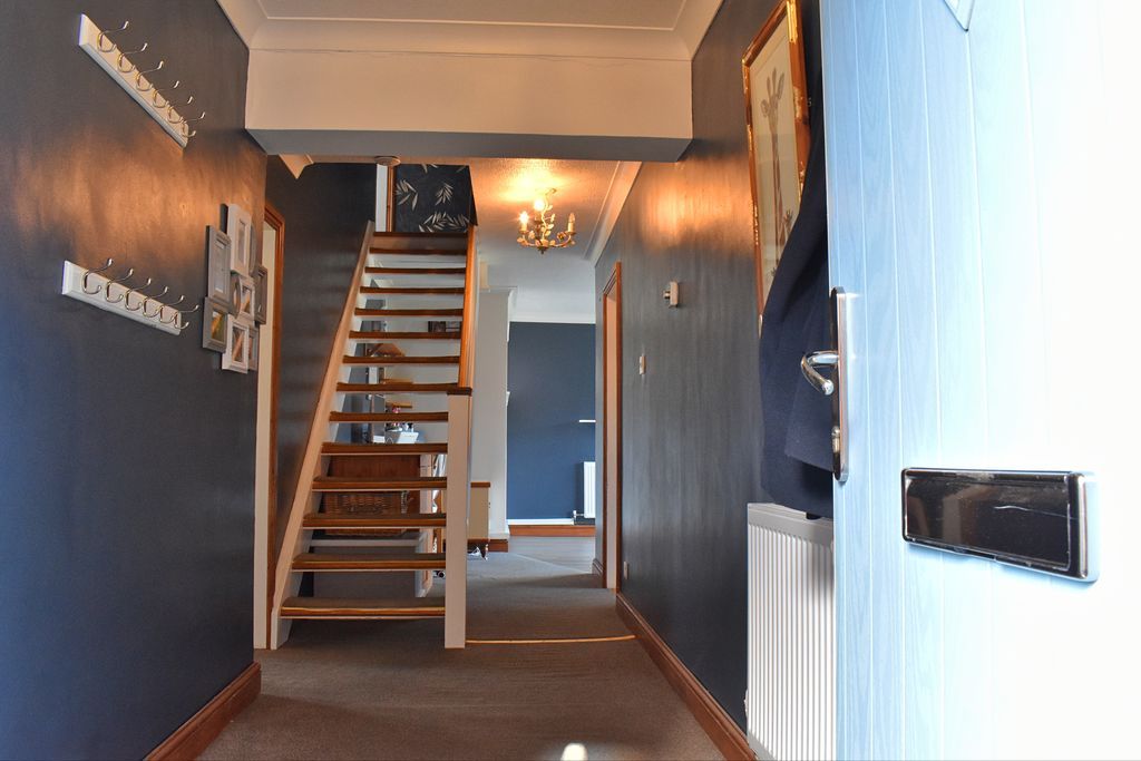 Property photo 3 of 15 Photo 11