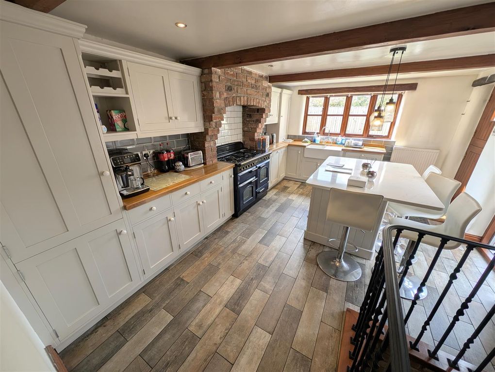 Property photo 2 of 37