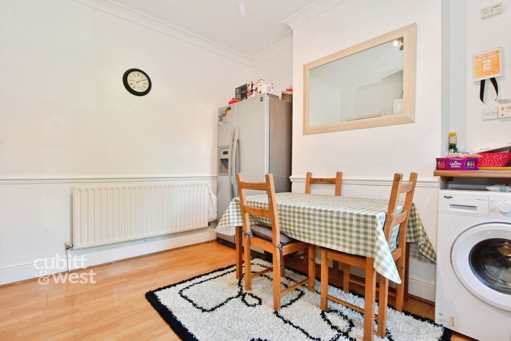 Property photo 3 of 11 51B Gordon Avenue...