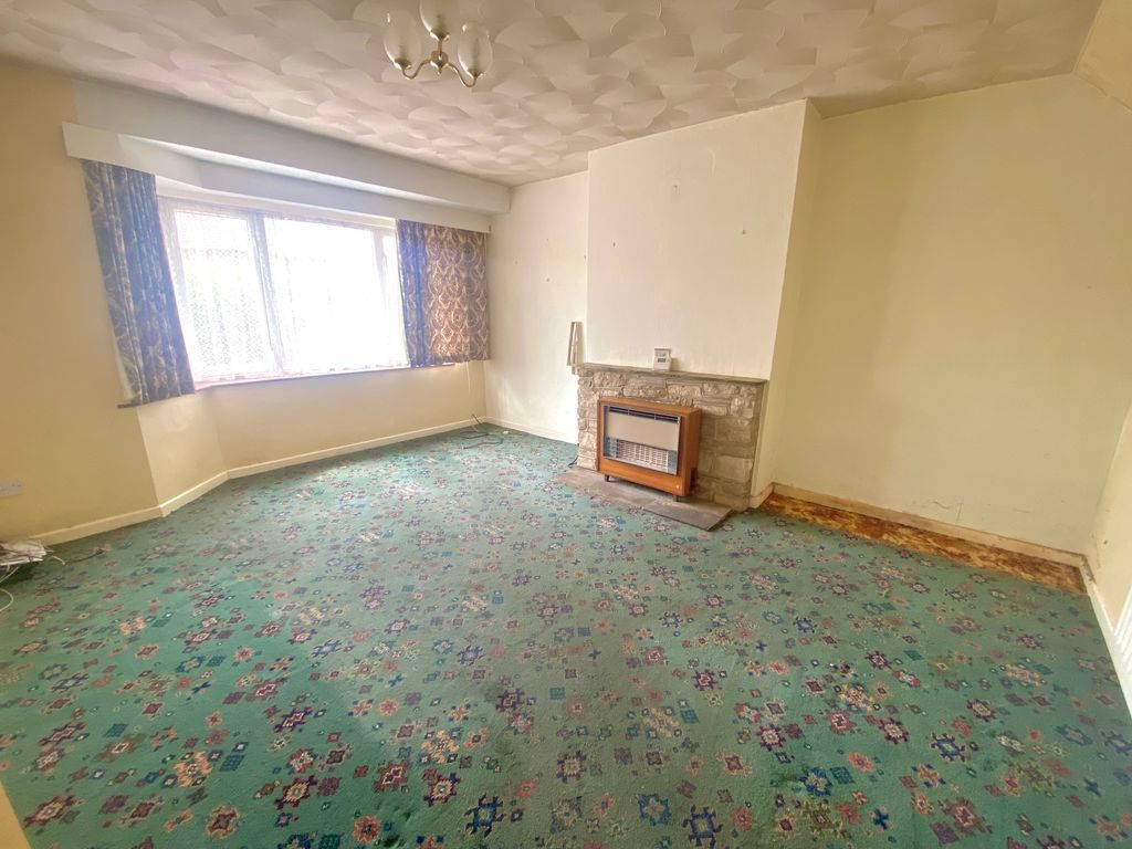 Property photo 2 of 13 Lounge