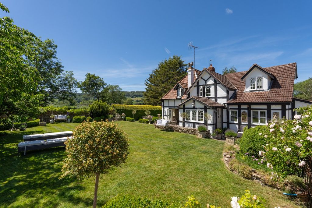 Property photo 1 of 32