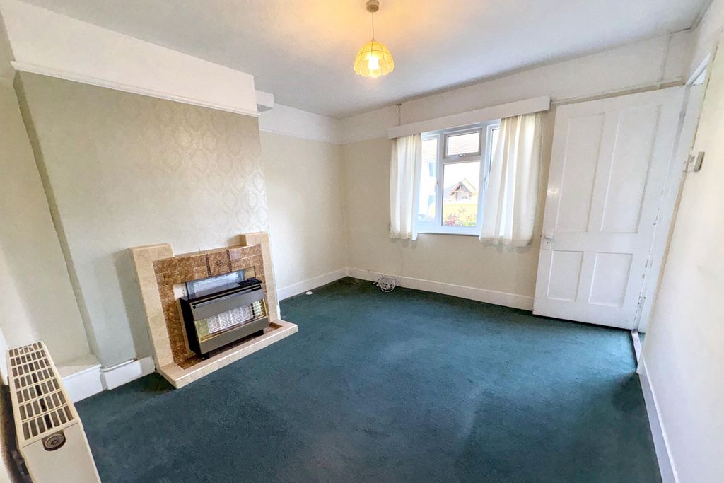 Property photo 3 of 11 14 Trezela Road, Penzance, Cornwall, Tr18 2Ru