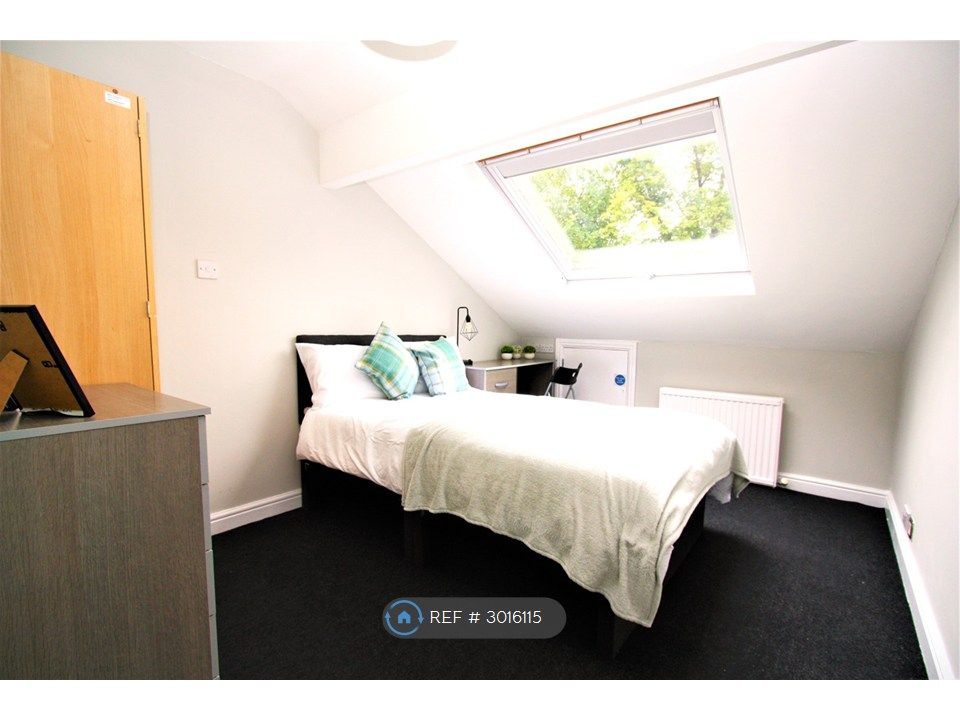 Property photo 2 of 9 Room 9