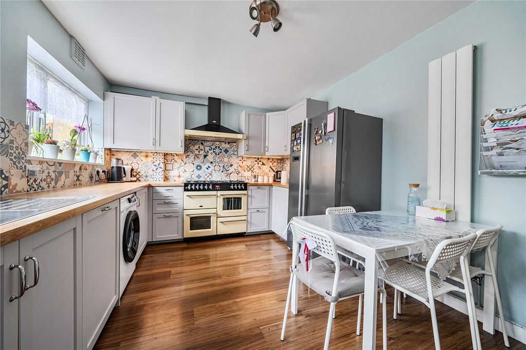 Property photo 3 of 28 Picture No. 40