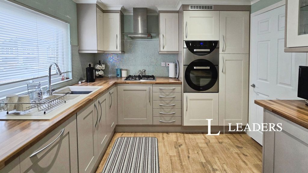 Property photo 2 of 24 Pbox-Img.Jpg