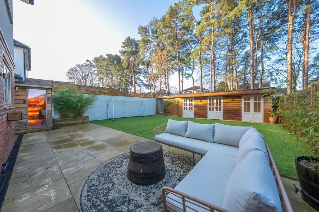 Property photo 3 of 31