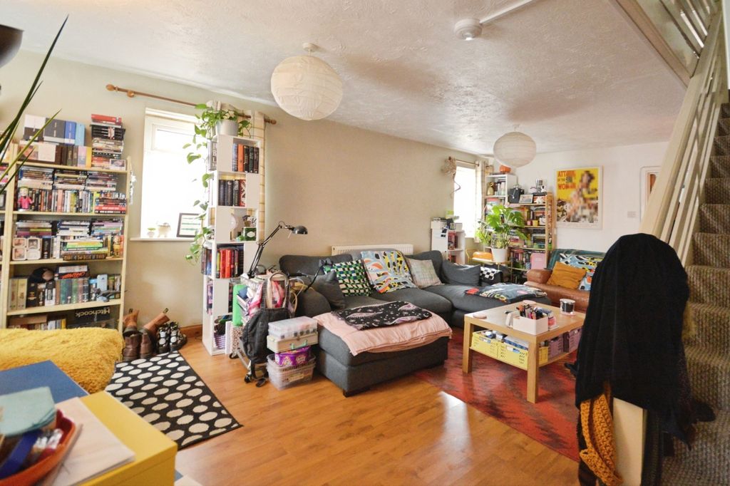 Property photo 2 of 9 Pbox-Img.Jpg