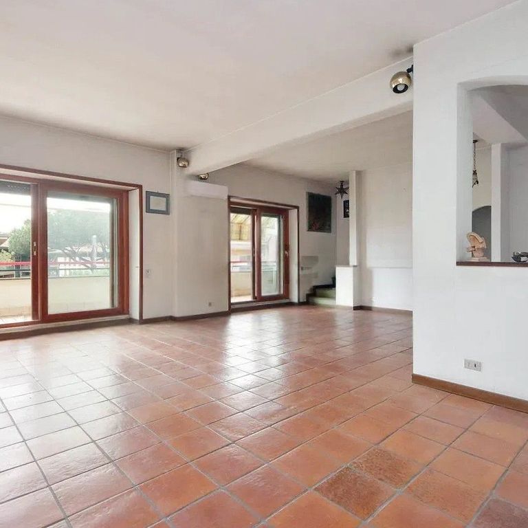 Property photo 1 of 11 Charming Apartment In Rome, Lazio