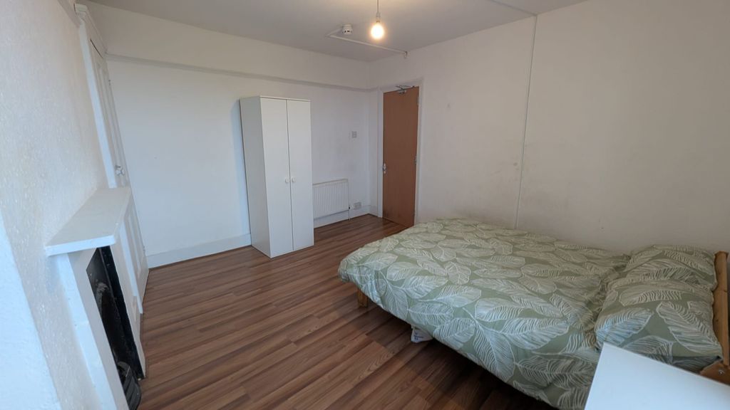 Property photo 3 of 4