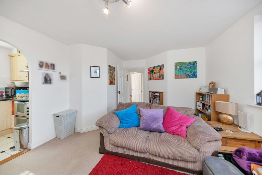 Property photo 3 of 10