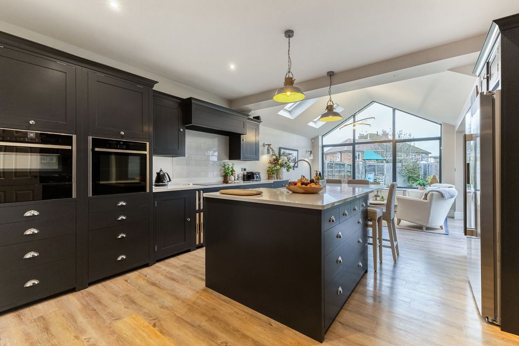 Property photo 2 of 24