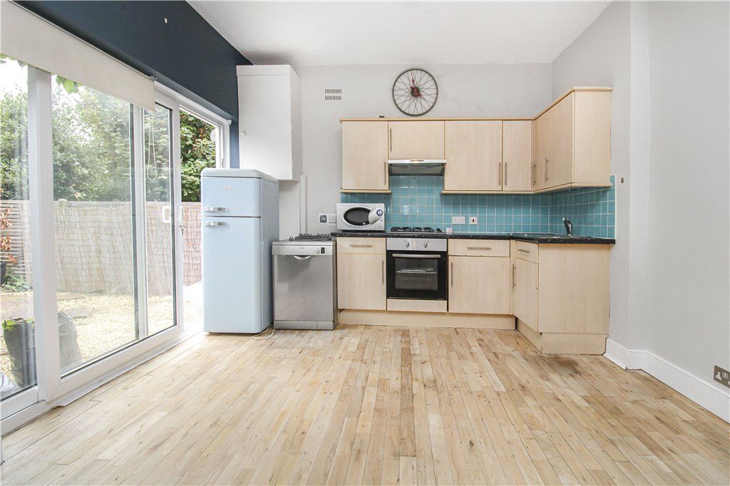 Property photo 3 of 9 Kitchen