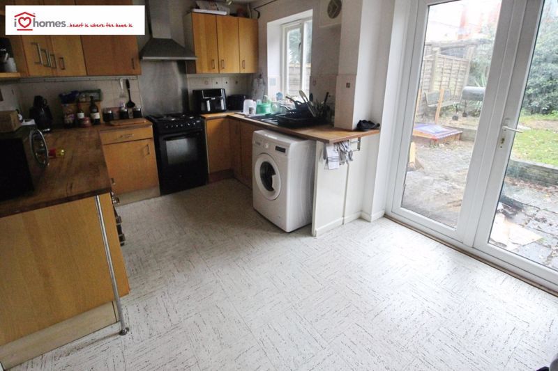 Property photo 3 of 9 Photo 8