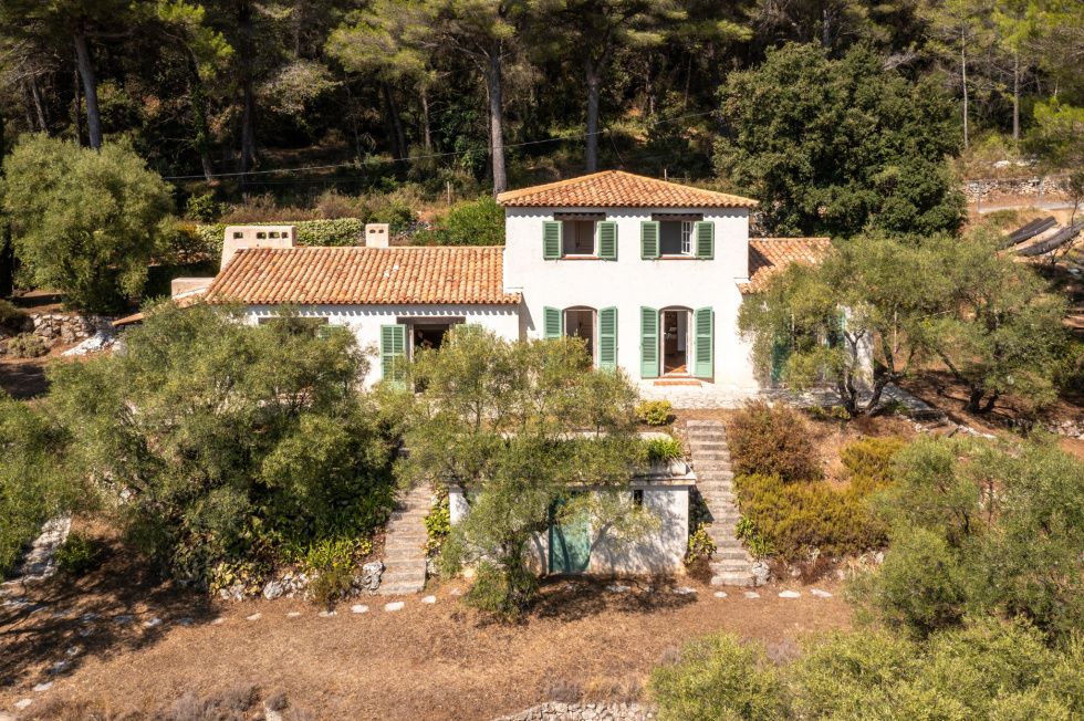 Property photo 3 of 23