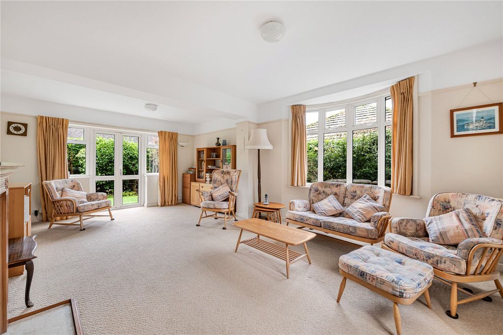 Property photo 3 of 27 Picture No. 02