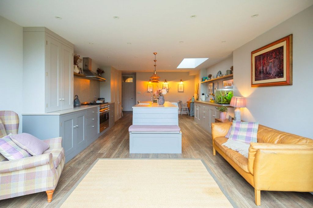 Property photo 2 of 24 Picture No. 22