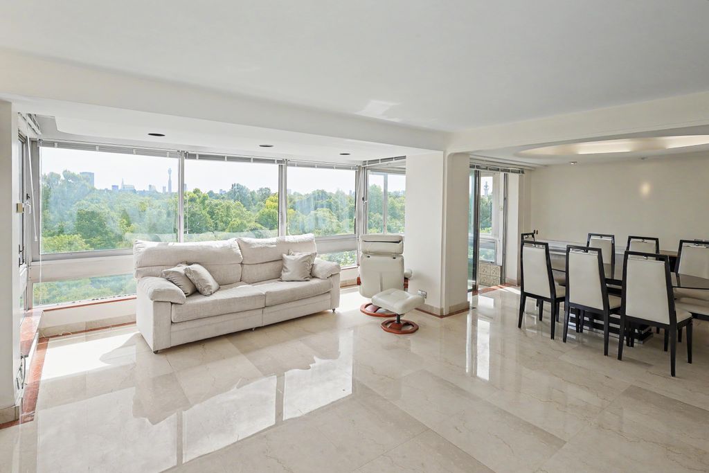Property photo 3 of 20 Flat 6, 75 Prince Albert Road, St Johns Wood, London, Nw8 7Sa