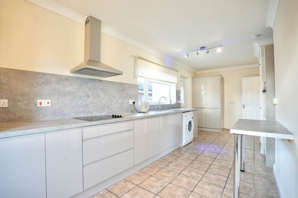 Property photo 3 of 24