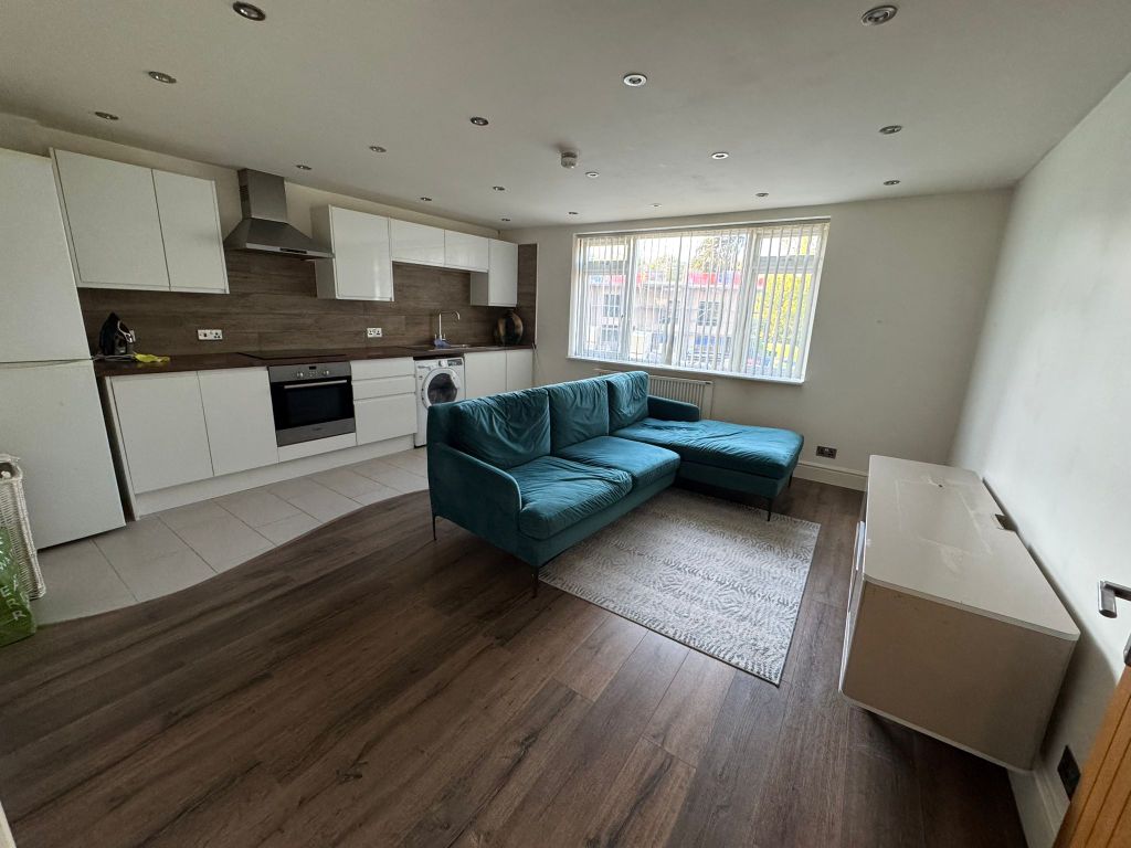 Property photo 1 of 3 2 Bedroom Flat For Rent