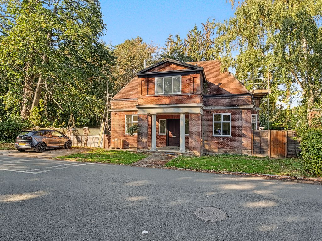 Property photo 1 of 8