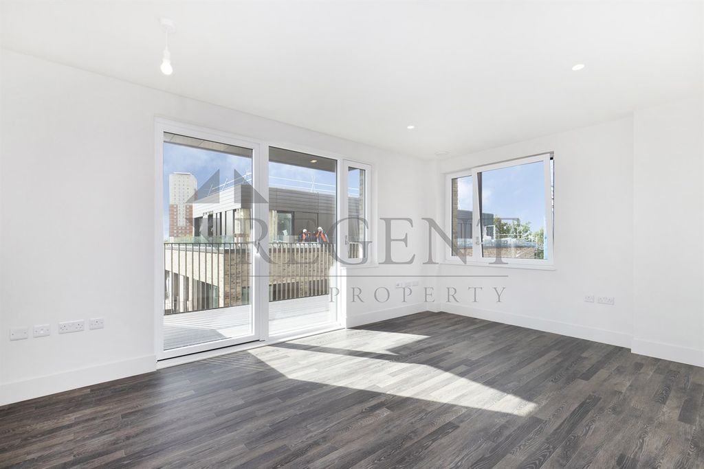 Property photo 1 of 7 Open Plan